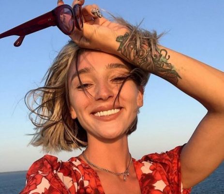 «Вот это орех!»: Настя Ивлеева показала себя в нижнем белье