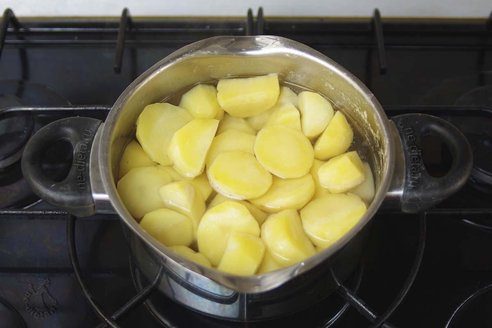 Отварной картофель станет обалденным, если добавить этот продукт