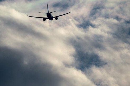 Крушение самолета попало на видео в районе аэропорта Алматы