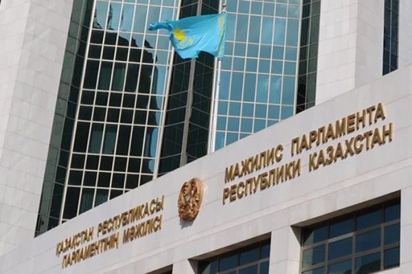 Решение принято: Мажилис Казахстана официально запретил продажу земли иностранцам