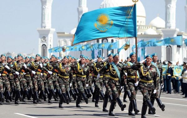 В Казахстане отменили парад 9 мая