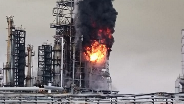 На газоперерабатывающем заводе в Казахстане произошел пожар
