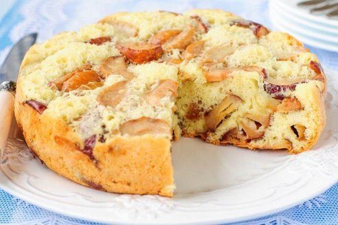 Вкуснейшая яблочная шарлотка — готовить проще простого
