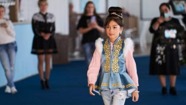 Восьмилетняя казахстанка признана «Супермоделью мира-2021»
