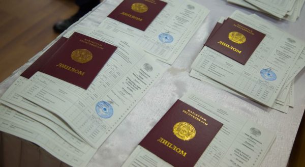 «Казахстанские дипломы недействительны в России»: в МОН ответили на рассылку