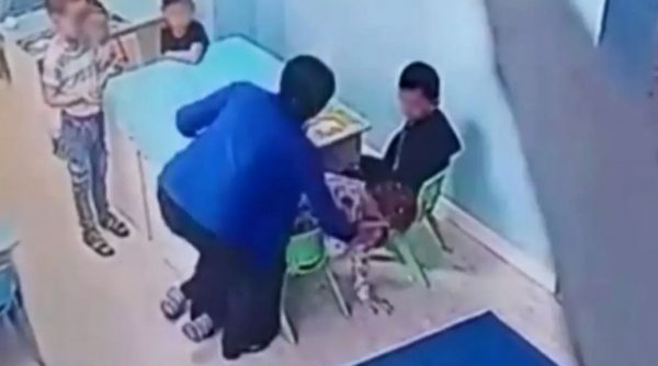 В одном из детсадов Алматы воспитательница избивала малышей