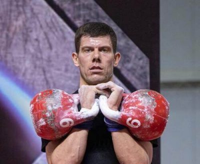 Кубок Казахстана по гиревому спорту взял костанайский пожарный и установил рекорд