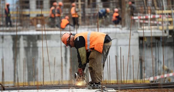 Зарплата строителей в РК выросла на треть за год