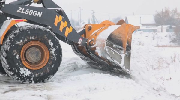 В Усть-Каменогорске оштрафовали коммунальщиков за плохую уборку снега