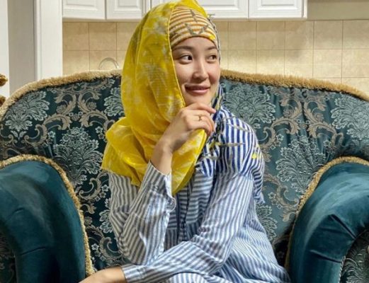 Молдир Ауелбекова ответила на просьбы снять хиджаб