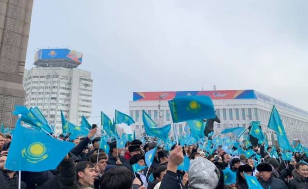 «Контроль за нефтью и газом принадлежит Назарбаеву»: почему казахстанцы вышли на протесты