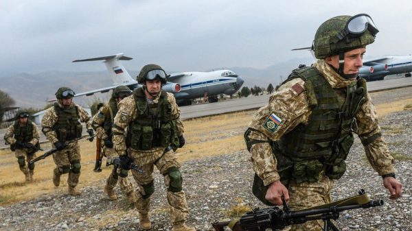 ОДКБ начала переброску войск в Казахстан: из РФ направили десантников