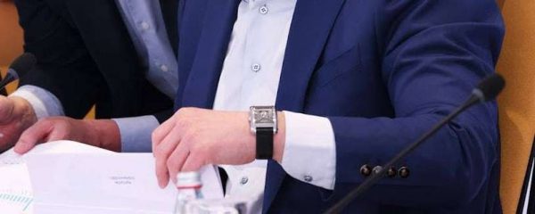 Часы за восемь тысяч долларов: в канцелярии Алихана Смаилова назвали реальную стоимость аксессуара