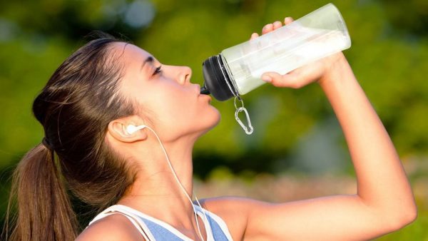 Пластиковая тара выделяет в воду потенциально опасные химикаты