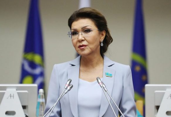 В правительстве приняли досрочную отставку Дариги Назарбаевой