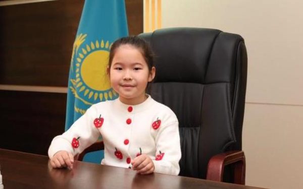 Школьница получила письмо от президента Токаева