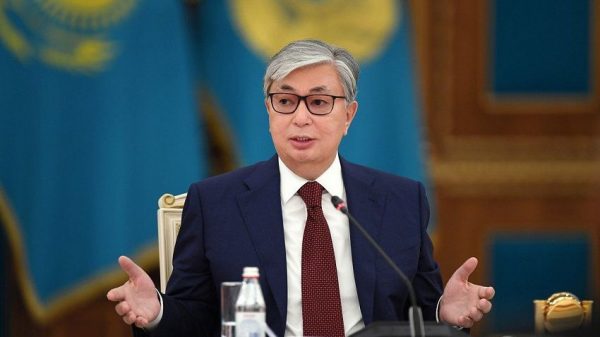 Президент Казахстана вышел из состава партии Amanat