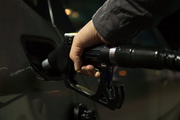 Куда обращаться жителям Казахстана, если цены на бензин были завышены