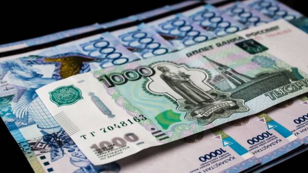 Глава Нацбанка заявил, что привычный курс рубля к тенге изменится