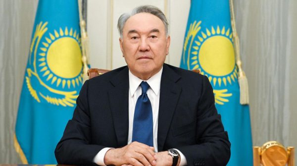 В Конституции Казахстана закрепят статус Назарбаева