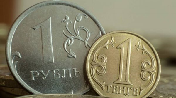 «Вывод тенге из-под влияния рубля будет проходить крайне болезненно»: обзор казахскоязычной прессы