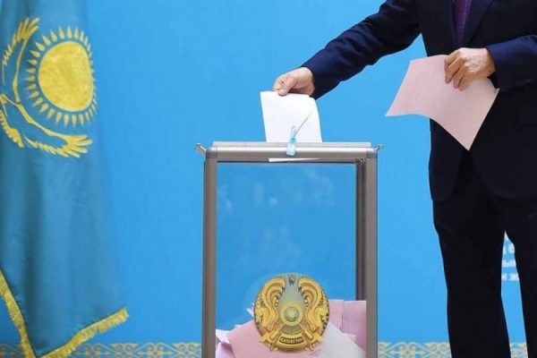 Алматинский штаб общественной поддержки референдума будет ездить по регионам и предприятиям