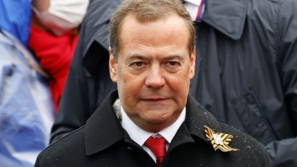 Медведев назвал Казахстан “искусственным государством”, пообещав поход по восстановлению границ РФ