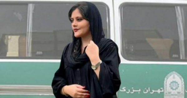 Иран накалился: протесты после смерти девушки из-за хиджаба