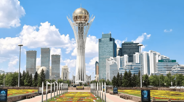 Парламент вернул столице прежнее имя Астана