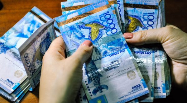 Когда введут дополнительные пенсионные выплаты в Казахстане
