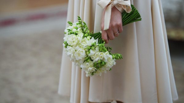 Невеста вышла замуж в платье за $25 и изумила всех: вот как выглядит наряд