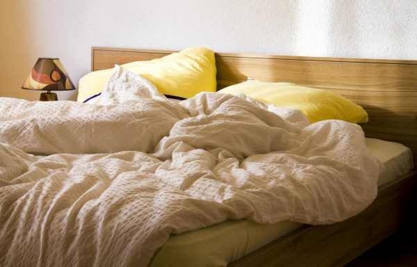 Почему нельзя оставлять постель незаправленной — о чем говорит давняя примета
