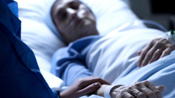 Как понять, что вы умираете: врачи назвали 4 признака