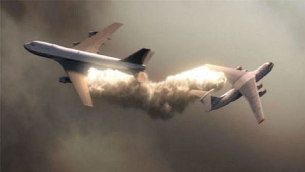 «Облако вдруг вспыхнуло ярко-красным cветом»: Два самолета столкнулись в небе