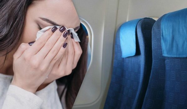 Женщину выгнали из самолета из-за частого использования туалета
