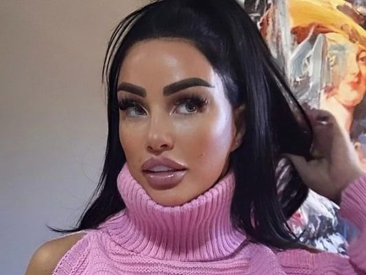 Katie Price, 45, Takes Off Makeup, Leaves Us With No Words