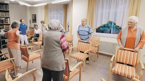 «Дикие истории»: медсестра рассказала, что происходит ночью в доме престарелых