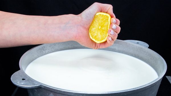 Сварите лимон в молоке: эффект утром сразит наповал
