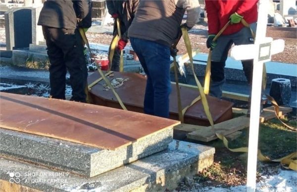 C’est une erreur courante dans les cimetières!