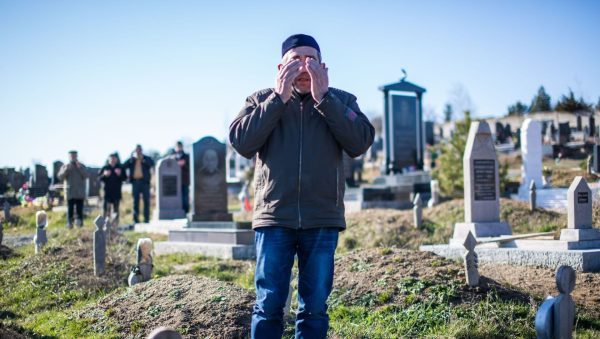 Заберут душу с собой: не вздумайте делать так на кладбище