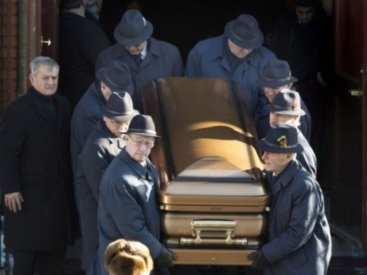 Спать с покойником в одной комнате: можно ли так поступать