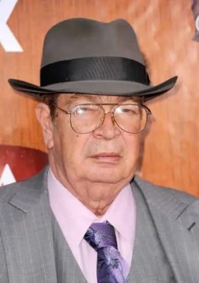 Ten celebrities have cut off their relatives from their financial support