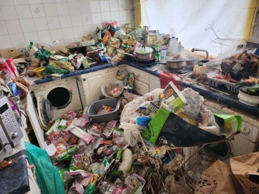Tenants leave the house in a mess without knowing the owner would do this