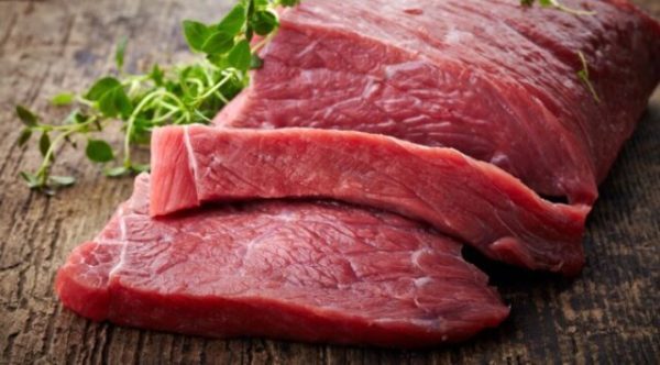 Il consumo di carne rossa aumenta il rischio di cancro?