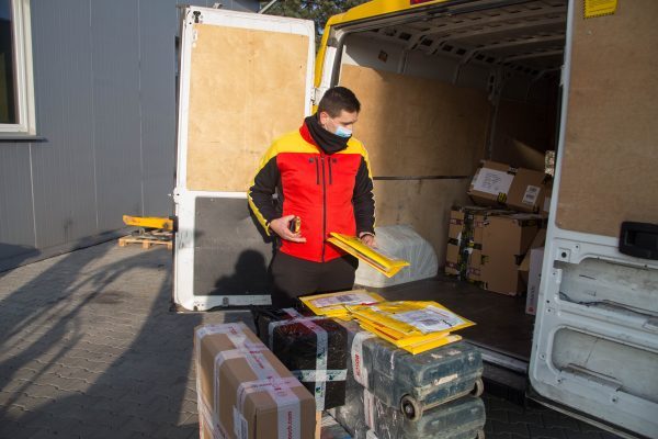 Kurier przyniósł Ci taką paczkę? Lepiej jej nie przyjmować. Będą kłopoty