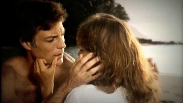 Oto 68-letnia Rachel Ward z serialu „Ptaki ciernistych krzewów”. Spójrzcie na zdjęcia