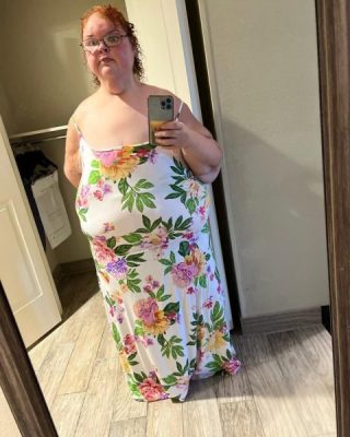 The star of “1000-lb Sisters” has shown off her new body after undergoing surgery to remove skin. She is seen wearing a swimsuit