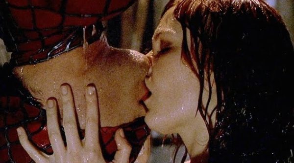 Эти сцены из фильмов смотрят украдкой — и пересматривают снова