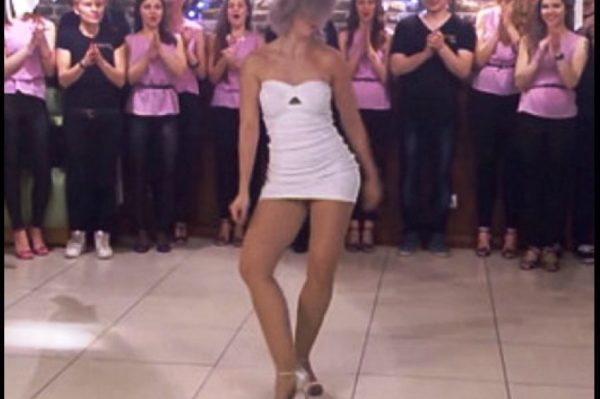 Când a început să danseze, publicul a înghețat de încântare! Trebuie sa vezi asta…